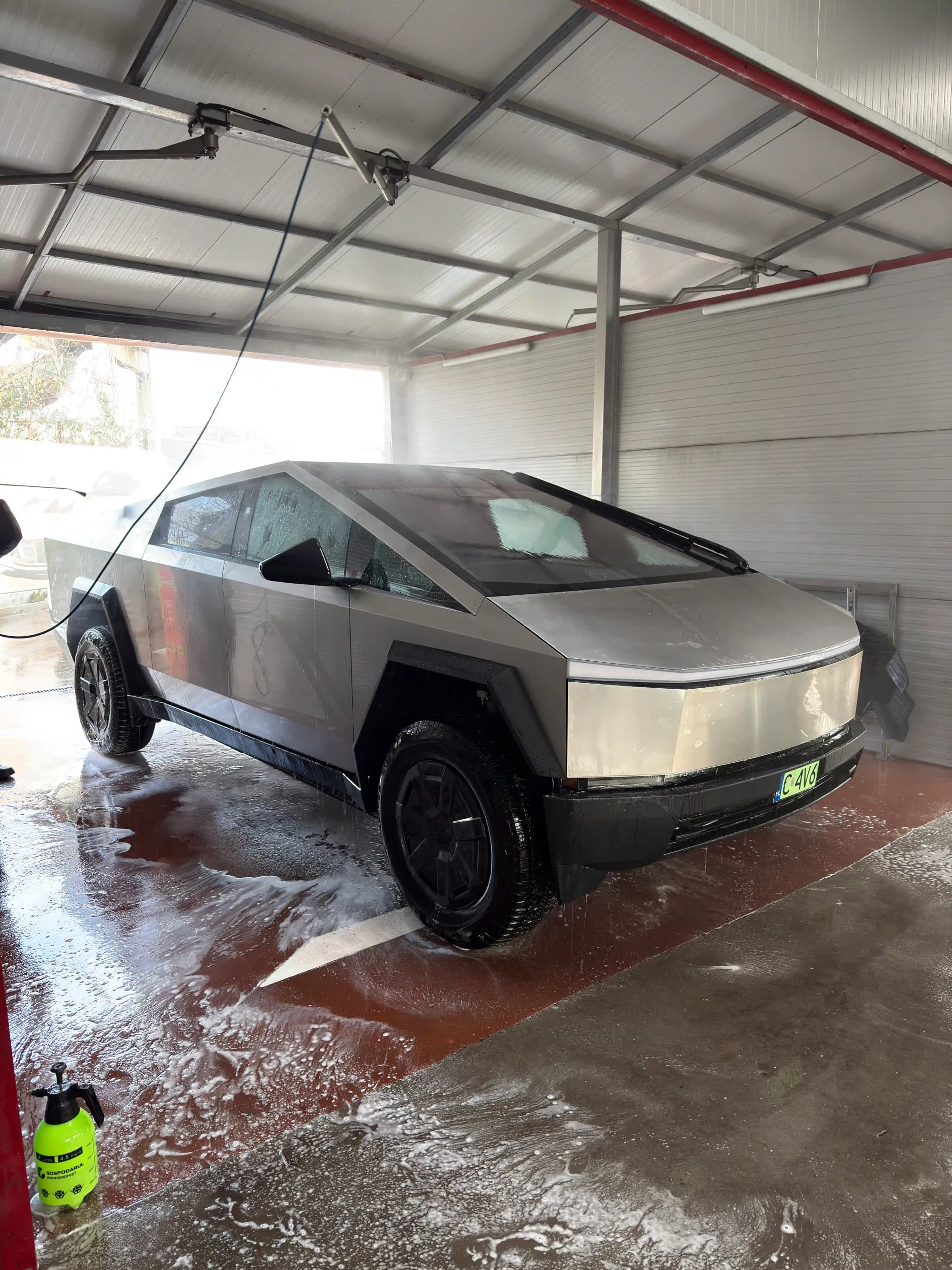 Serviciu Complet cu Personal Sty & Stv Carwash Craiova